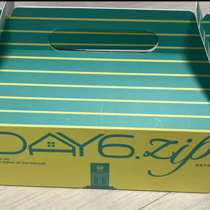 [BUNJANG] DAY6 DAY6.zip Pop-Up Goods Box / DAY6.zip 팝업 굿즈 박스