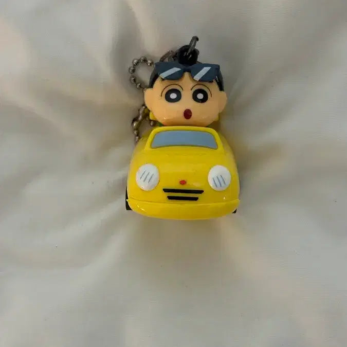 [BUNJANG] Crayon Shin-chan Yellow Car Keyring / 짱구는못말려 노란색 자동차 키링