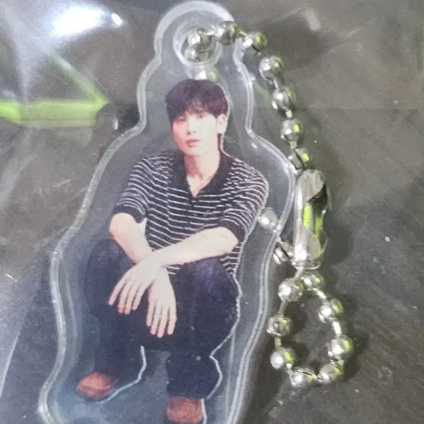 [BUNJANG] TXT TOMORROW X TOGETHER 100,000 KRW Popup Exclusive Acrylic Keyring Taehyun / 투바투 팝업 10만원 특전 아크릴키링 태현 TXT
