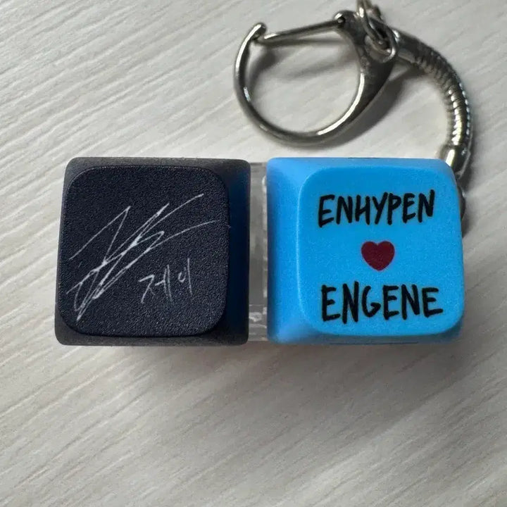 [BUNJANG] ENHYPEN Jay Keycap Keychain / 엔하이픈 제이 키캡키링