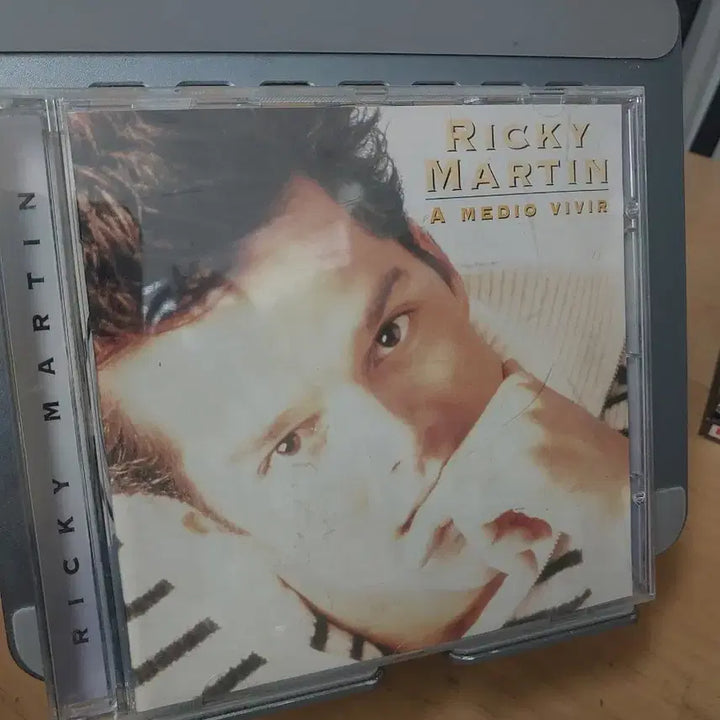 [BUNJANG] Ricky Martin A Medio Vivir CD / 리키 마틴 A Medio Vivir CD