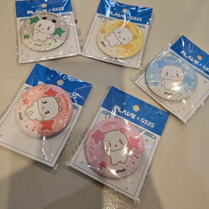 [BUNJANG] PLAVE x GS25 Badge 5-Piece Bundle Set / 플레이브 X GS25 뱃지 5종 세트 일괄