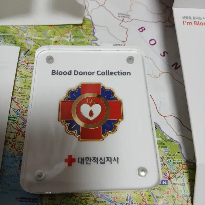 [BUNJANG] Korean Red Cross 100th Blood Donation Commemorative Item / ( 개인소장품 새제품 )대한적십자사에서 증정하는 100회 헌혈 기념품