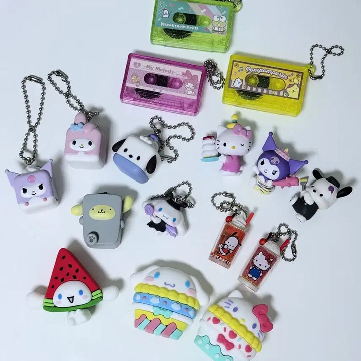 [BUNJANG] Sanrio Gacha Set (16 Pieces) / 산리오 가챠 일괄 판매 (키티 쿠로미 마멜 포차코 폼폼푸린 시나모롤 등)
