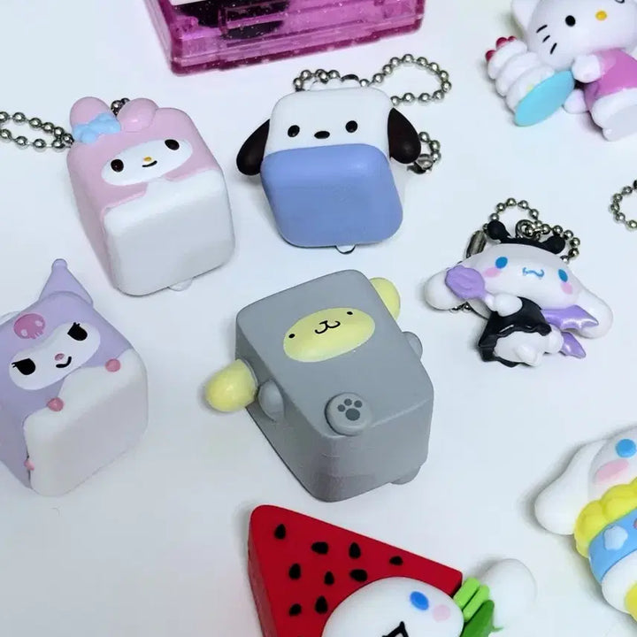 [BUNJANG] Sanrio Gacha Set (16 Pieces) / 산리오 가챠 일괄 판매 (키티 쿠로미 마멜 포차코 폼폼푸린 시나모롤 등)