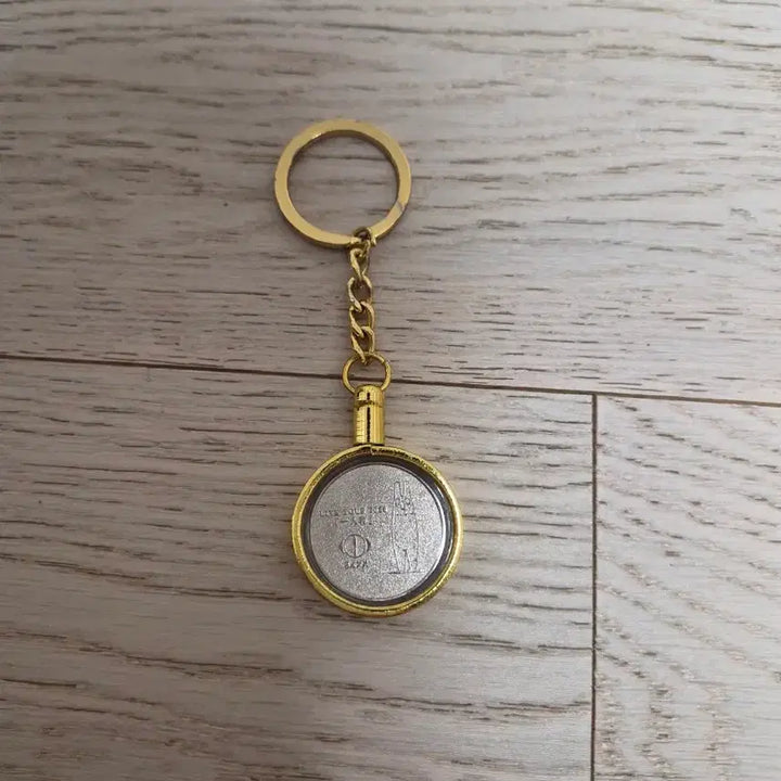 [BUNJANG] Yorushika Ichininshou Gacha Coin with Coin Case Keychain / 요루시카 일인칭 가챠 코인