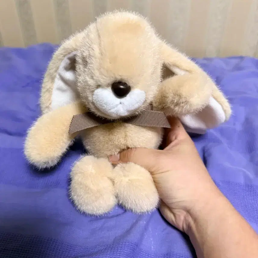 [BUNJANG] Beige Rabbit Plush Keychain with Ribbon / 토끼 인형키링 베이지색 리본