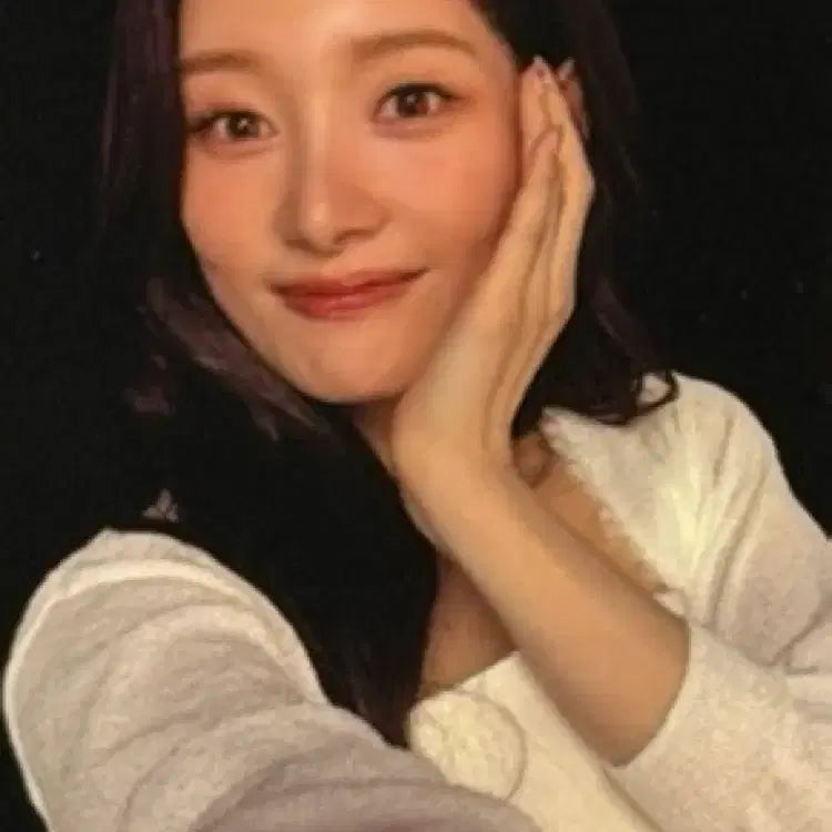 [BUNJANG] IOI Jung Chaeyeon Hong Kong Photocard / 아이오아이 채연 홍콩 포카 (D2) 팝니다