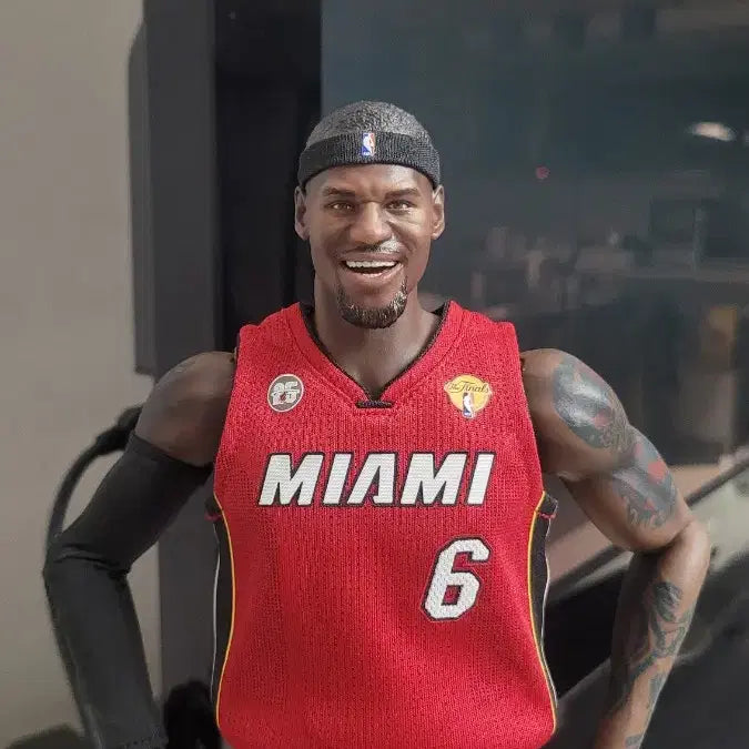 [BUNJANG] LeBron James 2013 Miami Heat Action Figure / 르브론 제임스 피규어 (핫토이X엔터베이X작가작)