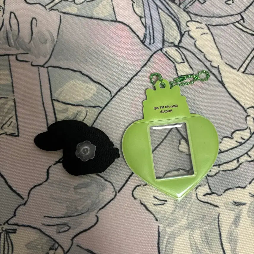 [BUNJANG] NewJeans Haerin Sticker Set &amp; Photocard Keychain / 뉴진스 해린 스티콘 증사키링