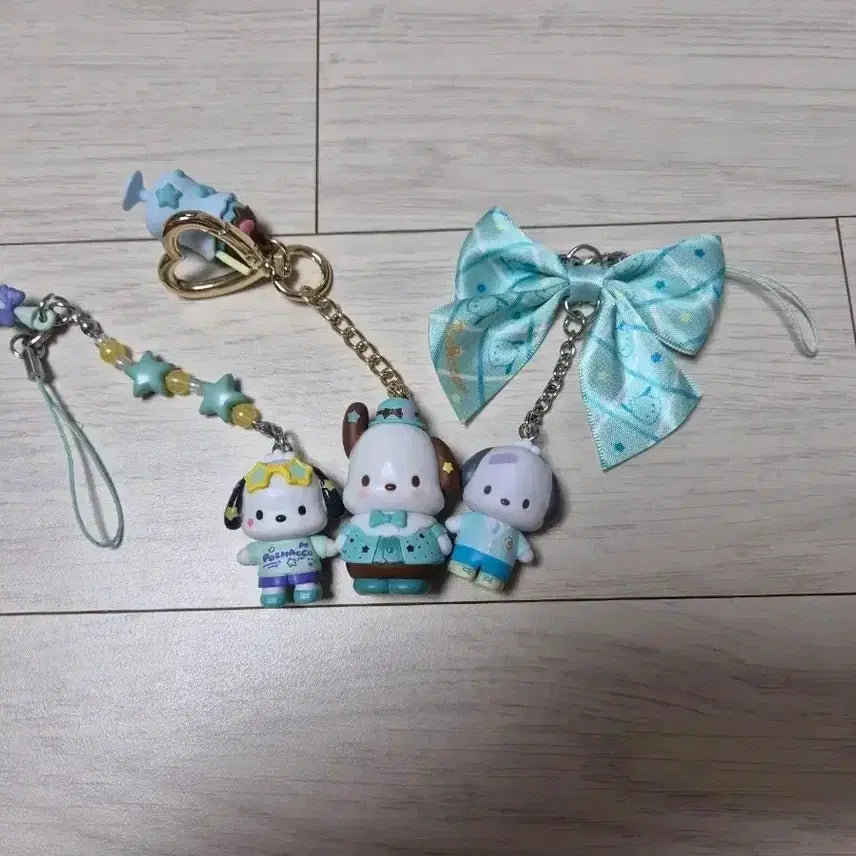 [BUNJANG] Sanrio Pochacco Kirameki &amp; Mint Coco Figure Keyring Bundle Set / 산리오 포차코 키라메키, 민트코초 피규어 키링 일괄판매