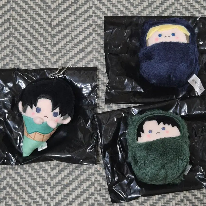 [BUNJANG] Attack on Titan Levi Ice Tappuni &amp; Levi Erwin Tappuni Plush Set / 진격의 거인 리바이 아이스 타피누이 &amp; 리바이 엘빈 타피누이
