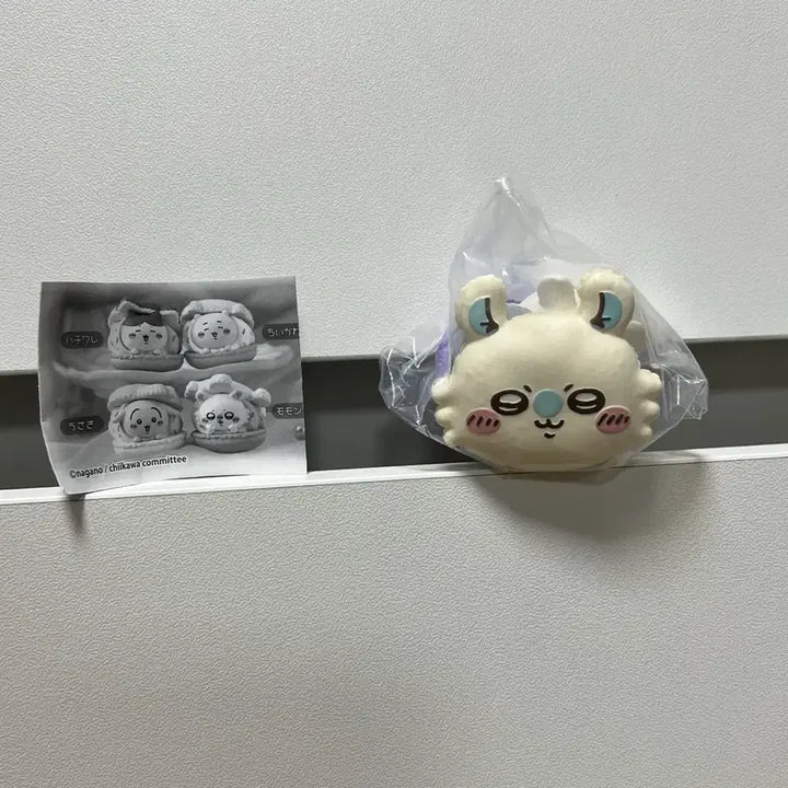 [BUNJANG] Chiikawa Momonga Macaron Figure Gacha / 치이카와 (모몽가) 마카롱 피규어 가챠 굿즈