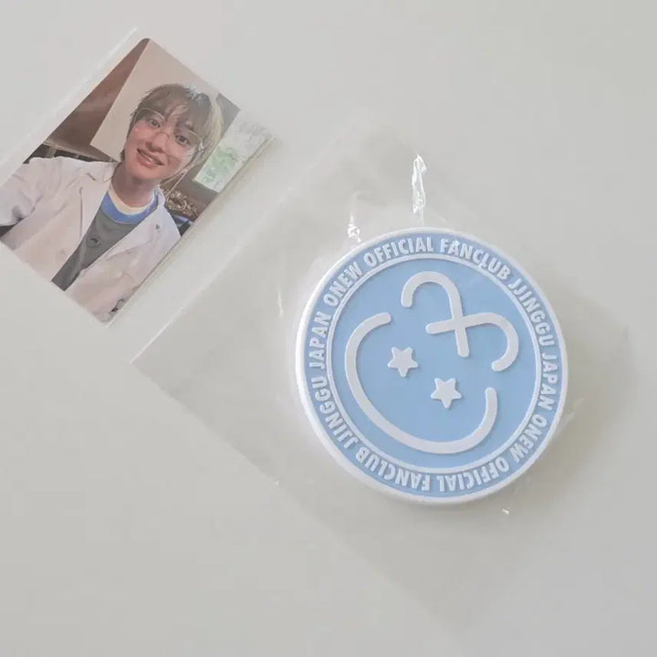 [BUNJANG] Onew Jjinggu Japan Fanclub Exclusive Set (Jjinggu Coaster, JinKi Photocard) / 온유 찡구 재팬 팬클럽 특전 세트, 찡구 티코스터, 이진기 포카