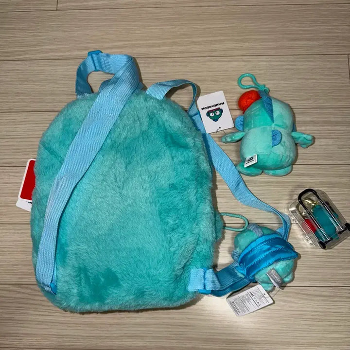 [BUNJANG] Sanrio Hangyodon Puffer Backpack &amp; Yuri Doll Keychain Bundle Set / 산리오 한교동 백팩 패딩 사유리 인형 키링 새상품 일괄
