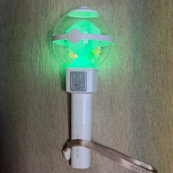 [BUNJANG] Park Jihoon Lightstick Glitter Ball Add-in / 박지훈 응원봉 뽑봉 판매