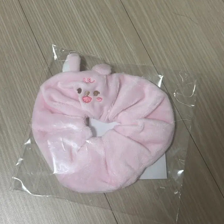 [BUNJANG] Day6 Kobe MD Phil Scrunchie / 데이식스 고베 엠디 필 스크런치
