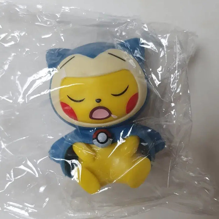 [BUNJANG] Poncho Pikachu &amp; Snorlax Figure New / 판쵸포켓몬 피카츄 잠만보 피규어 새상품
