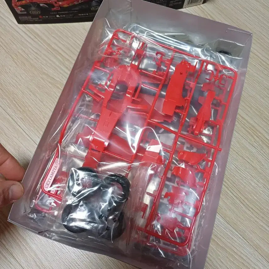[BUNJANG] Tamiya Ferrari F1 SF70H 1/20 Scale Model Kit (Discontinued) / 타미야 페라리 F1 SF70H 1/20 절판 킷 완전 새제품