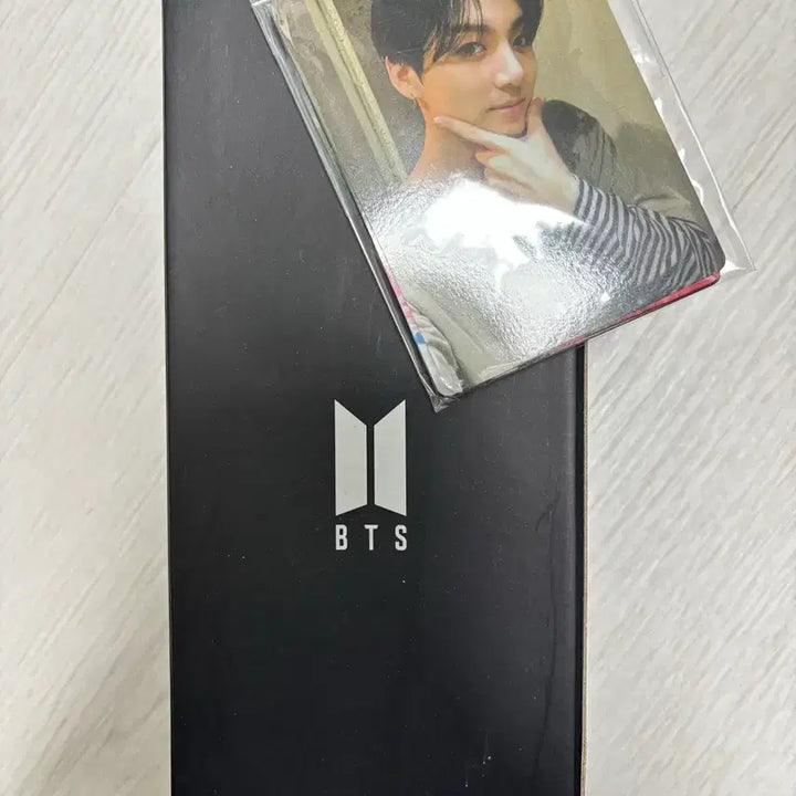 [BUNJANG] BTS ARMY BOMB VER.3 Lightstick with Photocard / BTS 방탄소년단 아미밤 VER3 응원봉 (포카 포함)