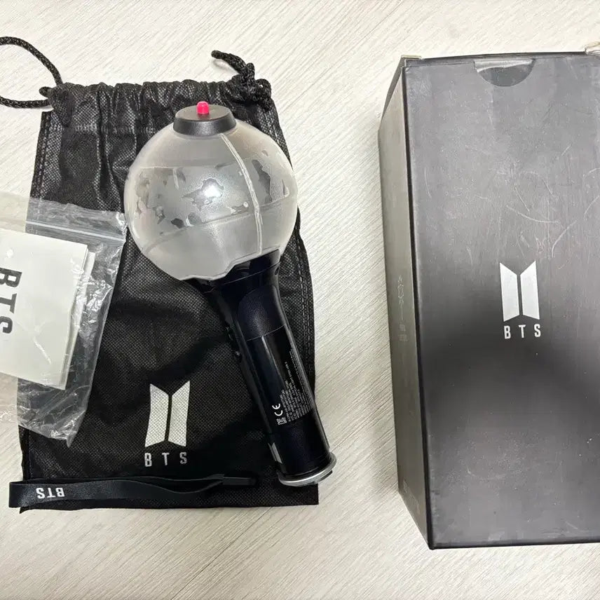 [BUNJANG] BTS ARMY BOMB VER.3 Lightstick with Photocard / BTS 방탄소년단 아미밤 VER3 응원봉 (포카 포함)