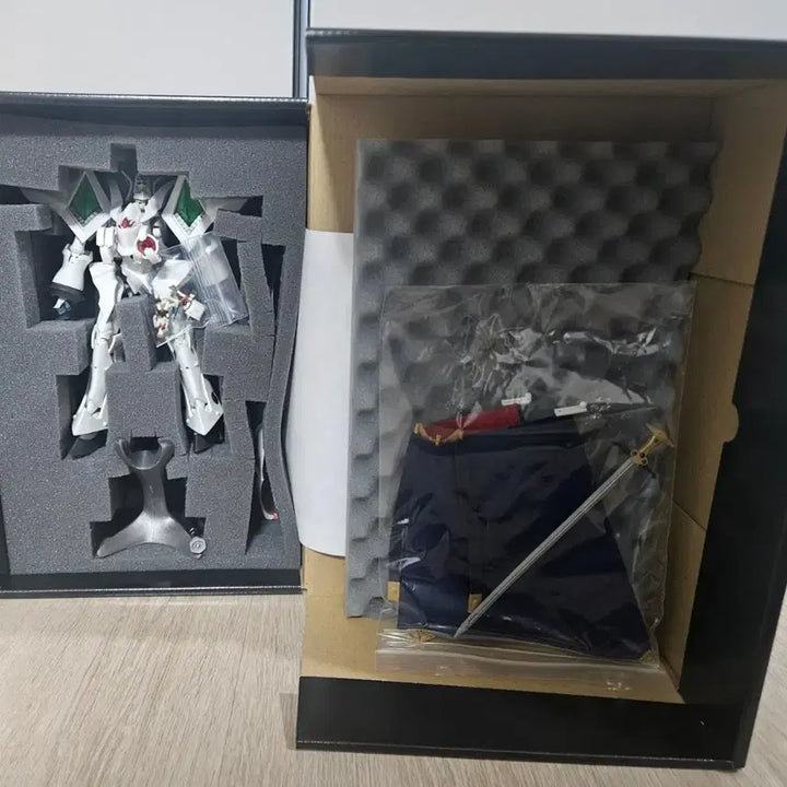 [BUNJANG] Escaflowne Half Eye Model Kit / 하프아이 에스카플로네 팝니다