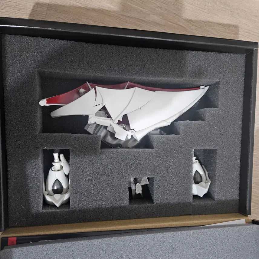 [BUNJANG] Escaflowne Half Eye Model Kit / 하프아이 에스카플로네 팝니다