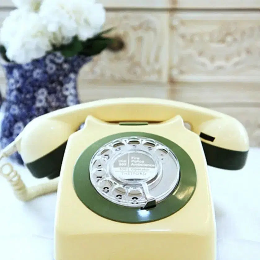 [BUNJANG] Vintage 1970s Rotary Dial Telephone - Pale Yellow &amp; Green Accents / 빈티지 1970년대 연노랑과 그린포인트의 다이얼 전화기