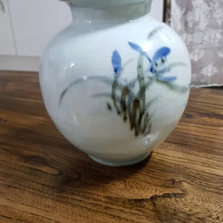 [BUNJANG] Antique Celadon Vase with Floral Motif / 기념골동도자기