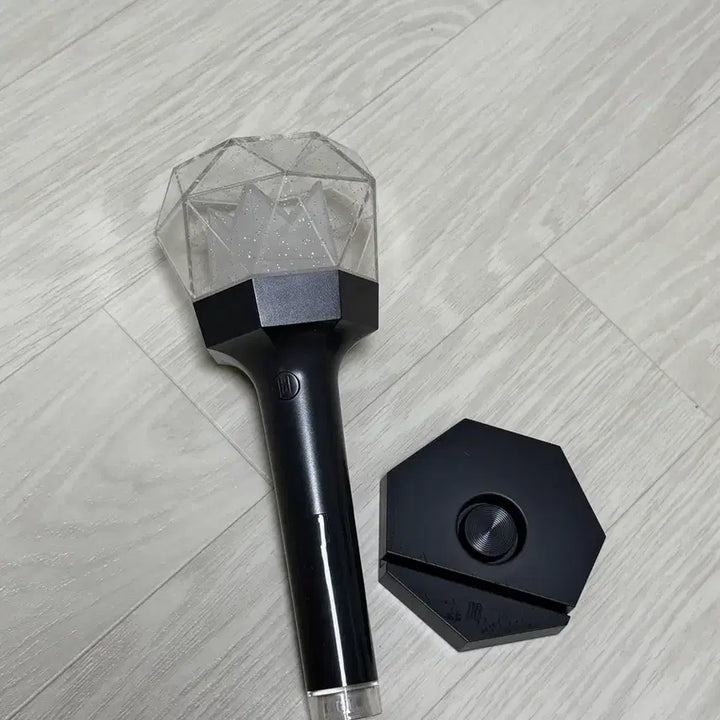 [BUNJANG] MONSTA X Mon-dong Ver.2 Lightstick / 몬스타엑스 응원봉 몬둥이 ver.2