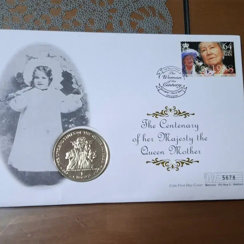 [BUNJANG] Queen Elizabeth The Queen Mother 100th Anniversary Commemorative Postcard Medal with 1 Crown Coin / 엘리자베스 왕대비의 탄생 100주년을 기념 엽서메달