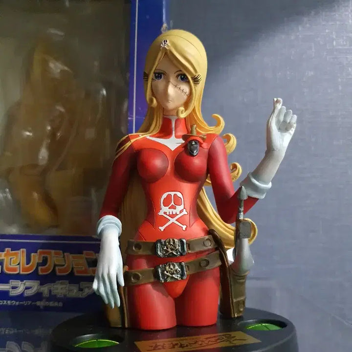 [BUNJANG] Queen Emeraldas Figure / 하록선장에 나오는 에메랄다스 판매합니다.