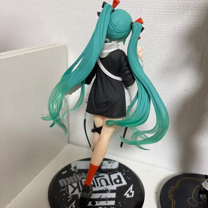 [BUNJANG] Hatsune Miku Fashion Punk Figure / 하츠네미쿠 패션펑크 피규어