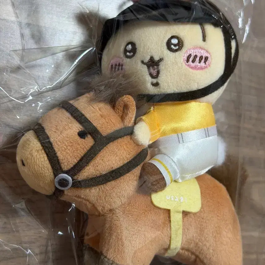 [BUNJANG] Miniso Chiikawa Usagi Horse Riding Mascot Plush Doll (Sealed) / 미니소 치이카와 우사기 말 승마 마스코트 중국 누이 먼작귀 미개봉