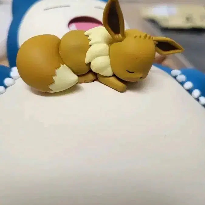[BUNJANG] Funism Pokemon Snorlax &amp; Eevee Figure / 퍼니즘 포켓몬스터 잠만보X이브이 피규어 팝니다.
