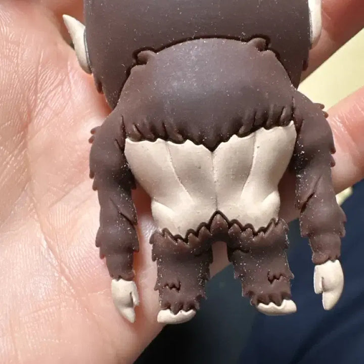 [BUNJANG] Attack on Titan Beast Titan Keychain / 짐승거인 백클립 키링 (진격의거인)