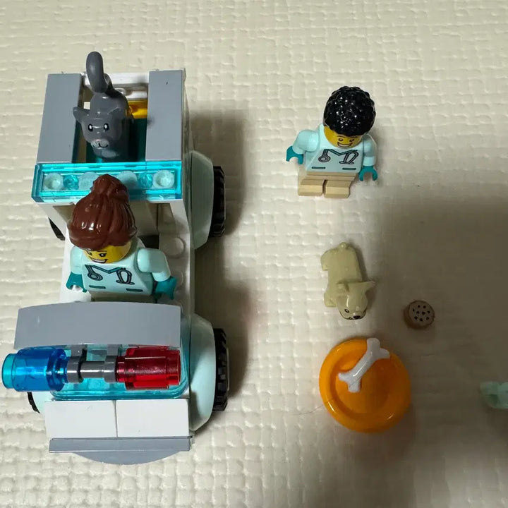 [BUNJANG] LEGO City Animal Hospital Playset 60382 / 레고 시티 동물병원