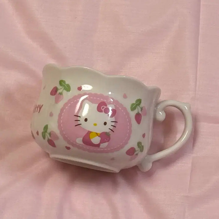 [BUNJANG] Vintage Strawberry Kitty Cup / (새상품컨디션) 고전딸기키티 컵, 고전딸기키티