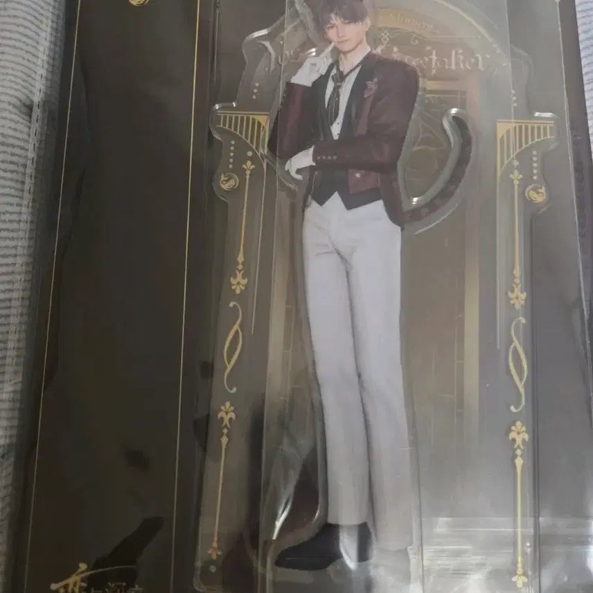 [BUNJANG] Love and Deepspace Giuk Cat Butler Acrylic Stand / 러브앤딥스페이스 럽딥 기욱 냥집사 아크릴스탠드 판매합니다