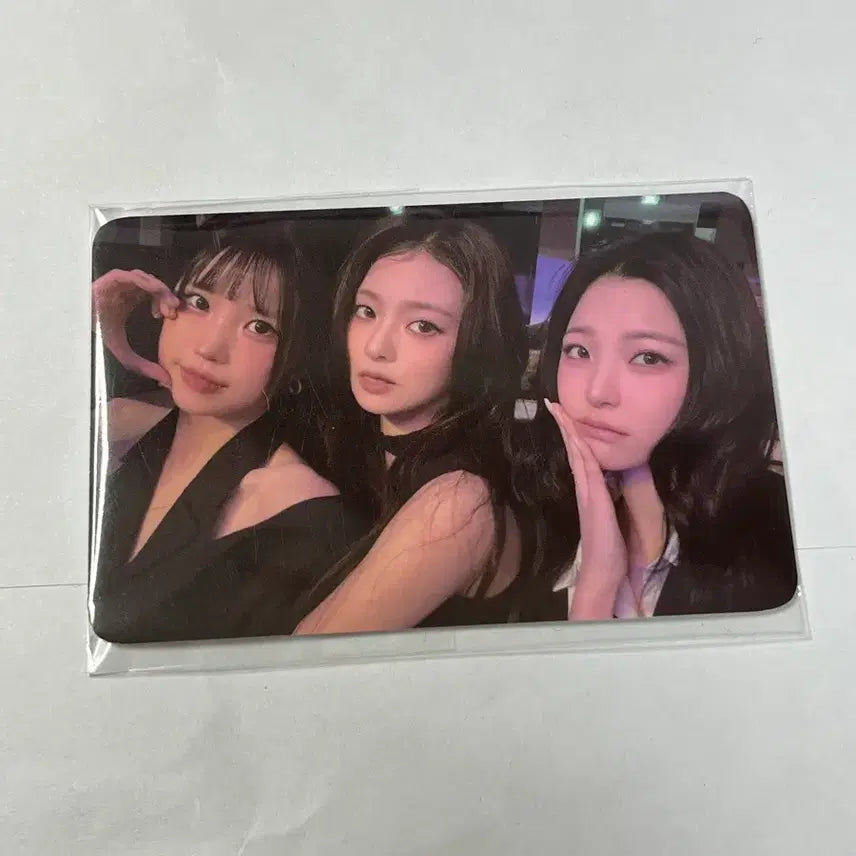 [BUNJANG] fromis_9 Encore Ball Cap Photocard / 프로미스나인 앙콘 볼캡 짧은치마 포카