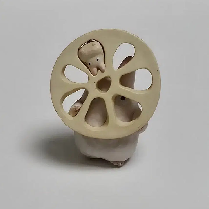 [BUNJANG] Sototoro Vegetable Series Lotus Root Version Figure / 소토토로 야채 시리즈 피규어 연근버전