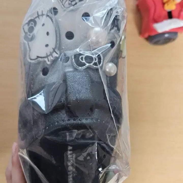 [BUNJANG] Hello Kitty Crocs (Unsealed) / 헬로키티 크록스 미개봉 새상품