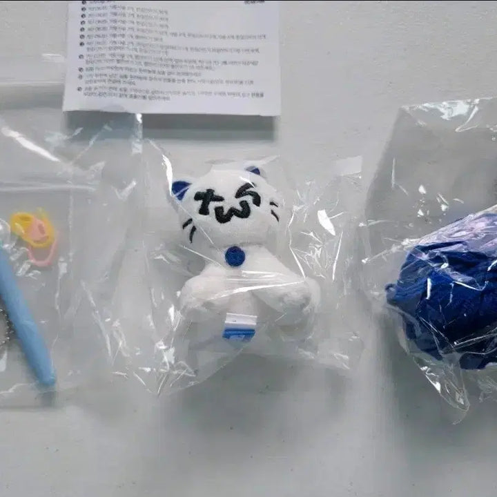 [BUNJANG] TWS Ttoong-i Mascot Plush Kit / 새상품) 투어스 망토 투냥이 판매합니다