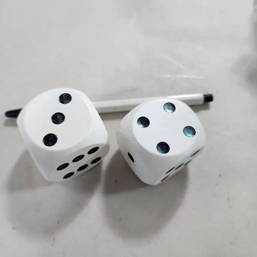 [BUNJANG] 4cm Wooden Dice Set (2 pcs) / 4cm 나무주사위 2개에10000원