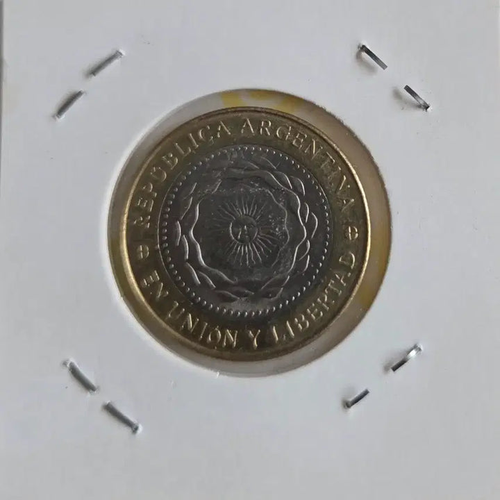 [BUNJANG] Argentina 2 Pesos 2016 Commemorative Coin / 아르헨티나 2 페소 2016년 기념주화