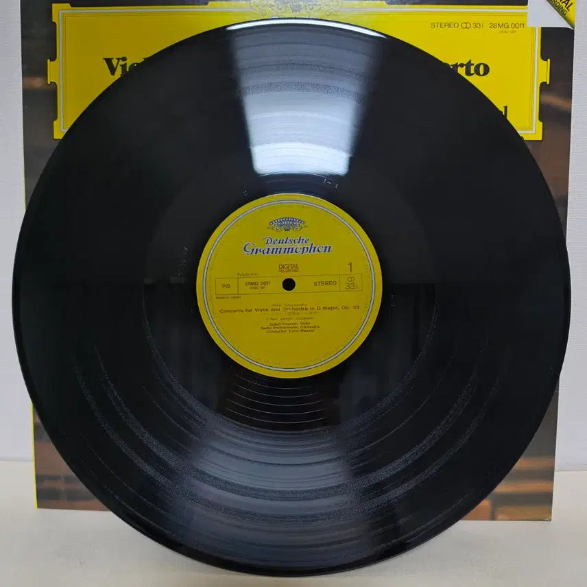 [BUNJANG] Gidon Kremer Plays Tchaikovsky Violin Concerto &amp; Sérénade Mélancolique LP / 기돈 크레머: 차이콥스키 바이올린 협주곡 &amp; 우울한 세레나데 LP