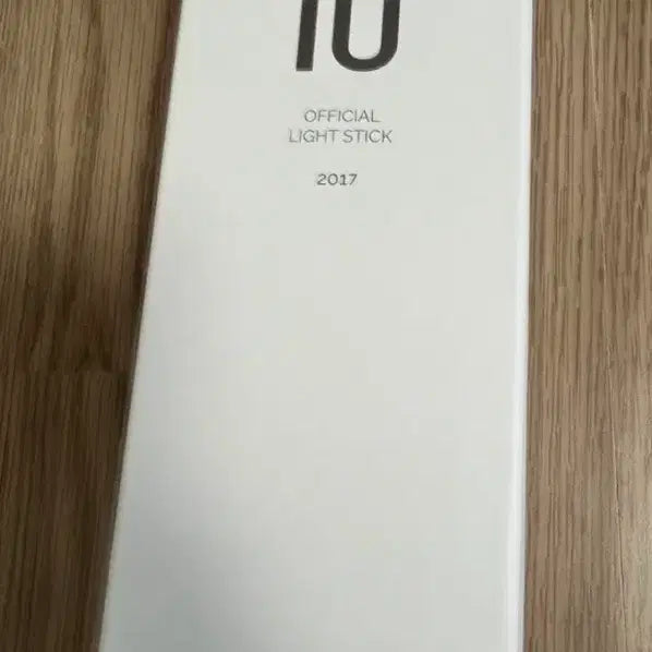 [BUNJANG] IU 1st Gen Silver AIKE Lightstick / 아이유 응원봉 실버 아이크 1기 응원봉
