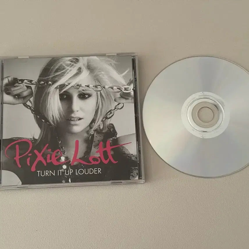 [BUNJANG] Pixie Lott Turn It Up Louder CD Album / 픽시 로트 Pixie Lott 팝송 음악 CD 앨범 팝니다