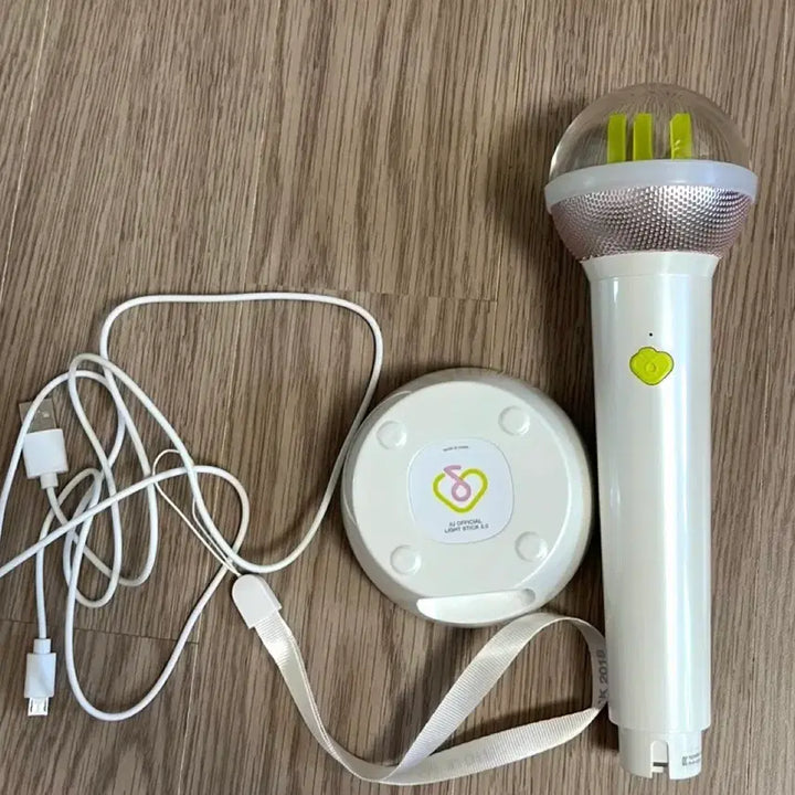[BUNJANG] IU (IU) IKE 2.0 Lightstick / 아이유 응원봉 2.0 아이크 2.0