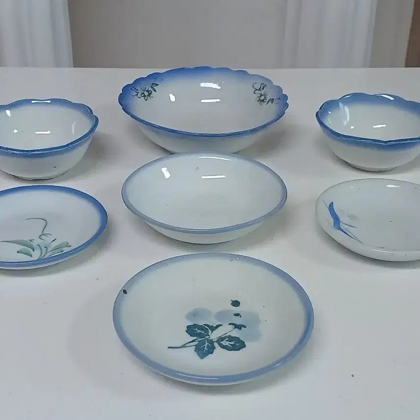 [BUNJANG] Vintage Floral Small Dish Set (7 Pieces) / 근대사 수집품 외사기 빈티지 꽃문양 종지 접시  7개